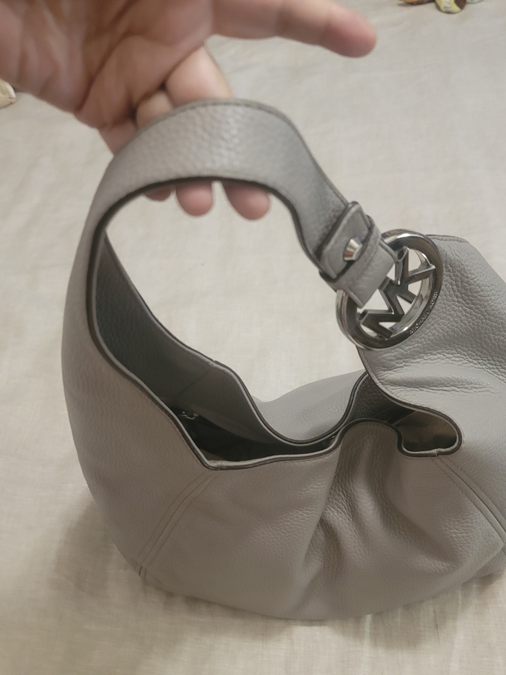 Michael Kors Pebbled Leather Hobo Bag in Light Gray with Silver MK Charm - Picture 6 of 9